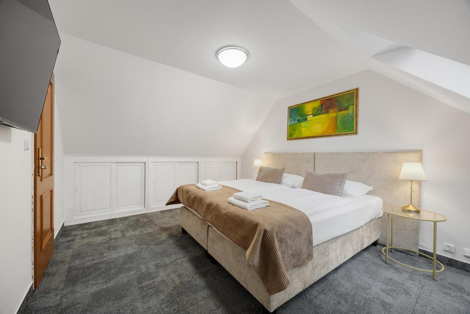 Hotel Reverie - Dependance, Check-In At Metropolitan Star 布拉迪斯拉发 外观 照片