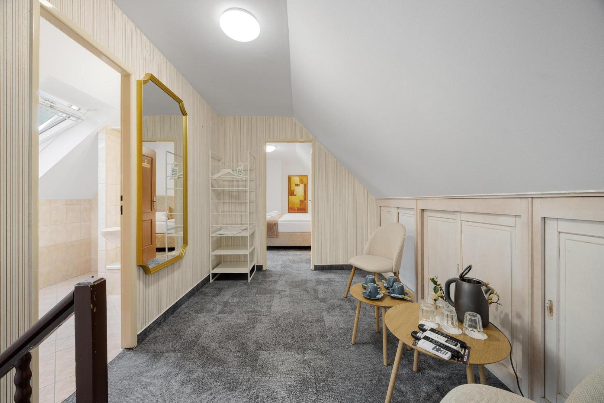 Hotel Reverie - Dependance, Check-In At Metropolitan Star 布拉迪斯拉发 外观 照片