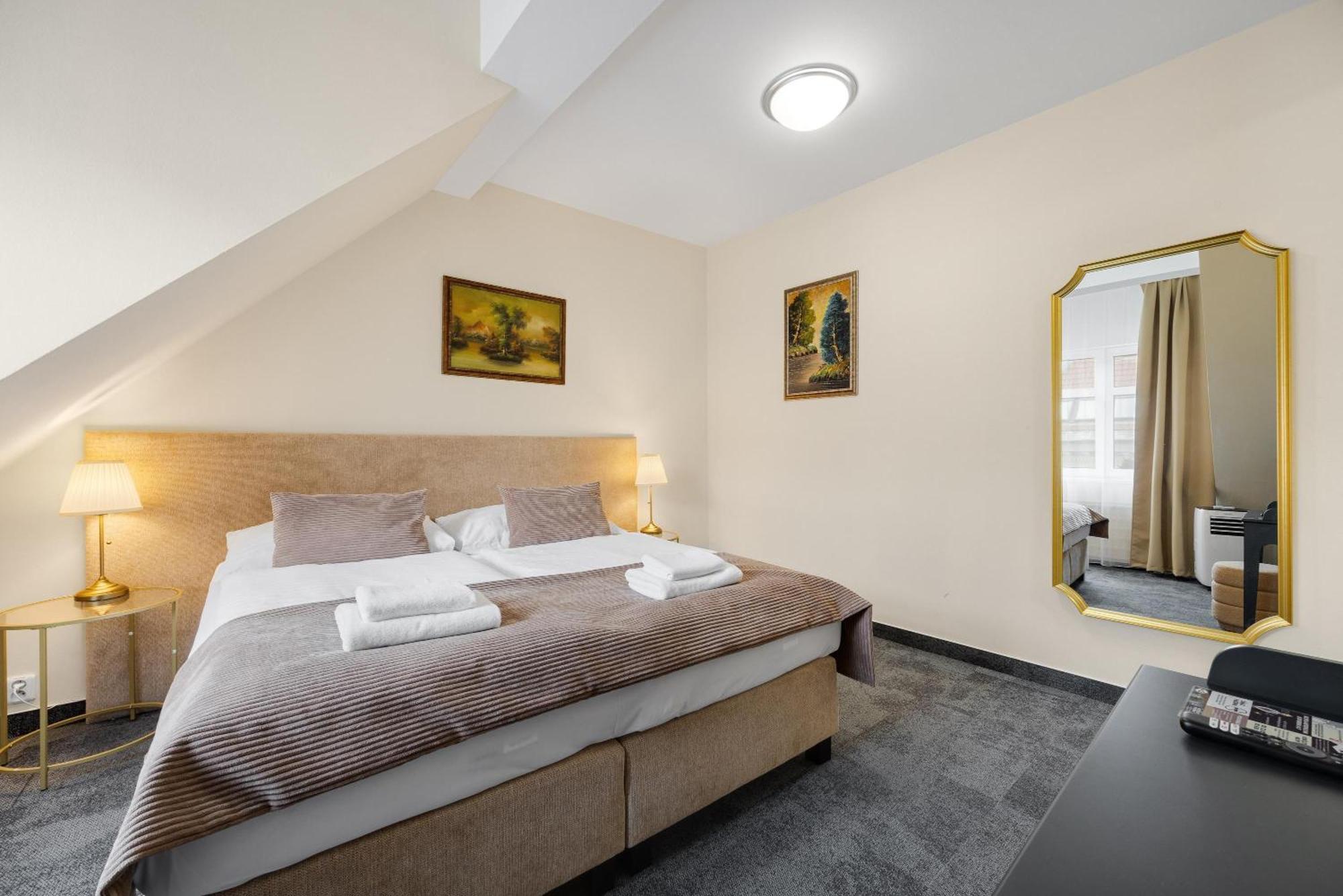 Hotel Reverie - Dependance, Check-In At Metropolitan Star 布拉迪斯拉发 外观 照片